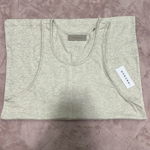 Essentials Other - Essentials 1 pc Top Tanks